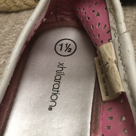 Shoes - Picture 3 of 4